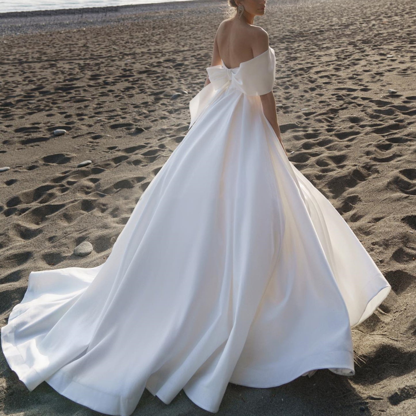 2025 Elegant Wedding Dress Satin Bridal Gown Women White Modern Sleeveless High Slit Wedding Dress