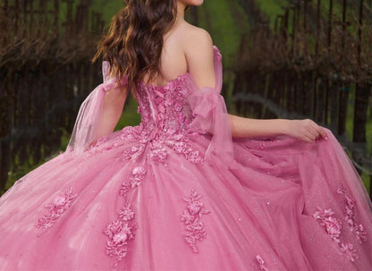 2025 Spring-Summer Off Shoulder Quinceanera Dresses Long Sweet 16 Dresses Homecoming Dress Tulle Lace Appliques Ball Gown