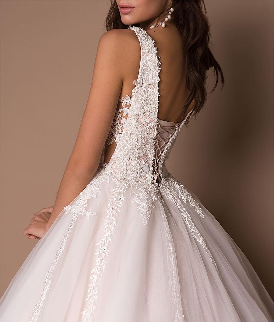 V-Neck Sleeveless Princess Wedding Dresses 2023 Lace Up Beads Applique Bridal Dress Ball Gown